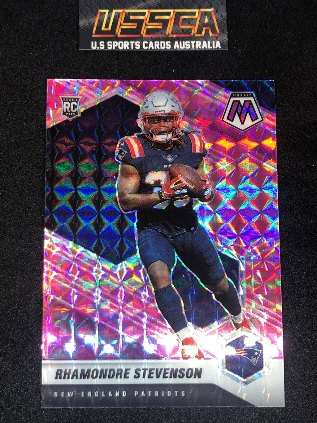 2021 Panini Mosaic Football Camo Pink Prizm #337 Rhamondre Stevenson - New England Patriots RC